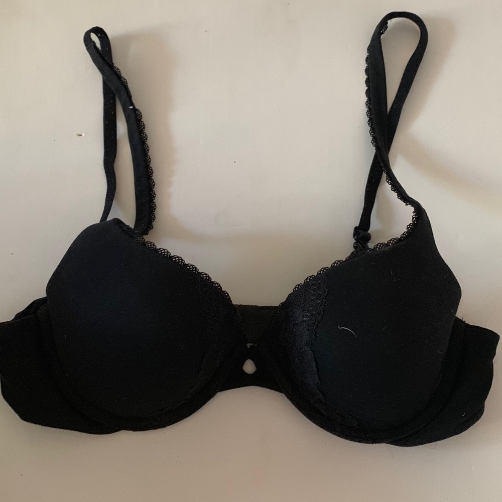 VICTORIAS SECRET PUSH UP BRA